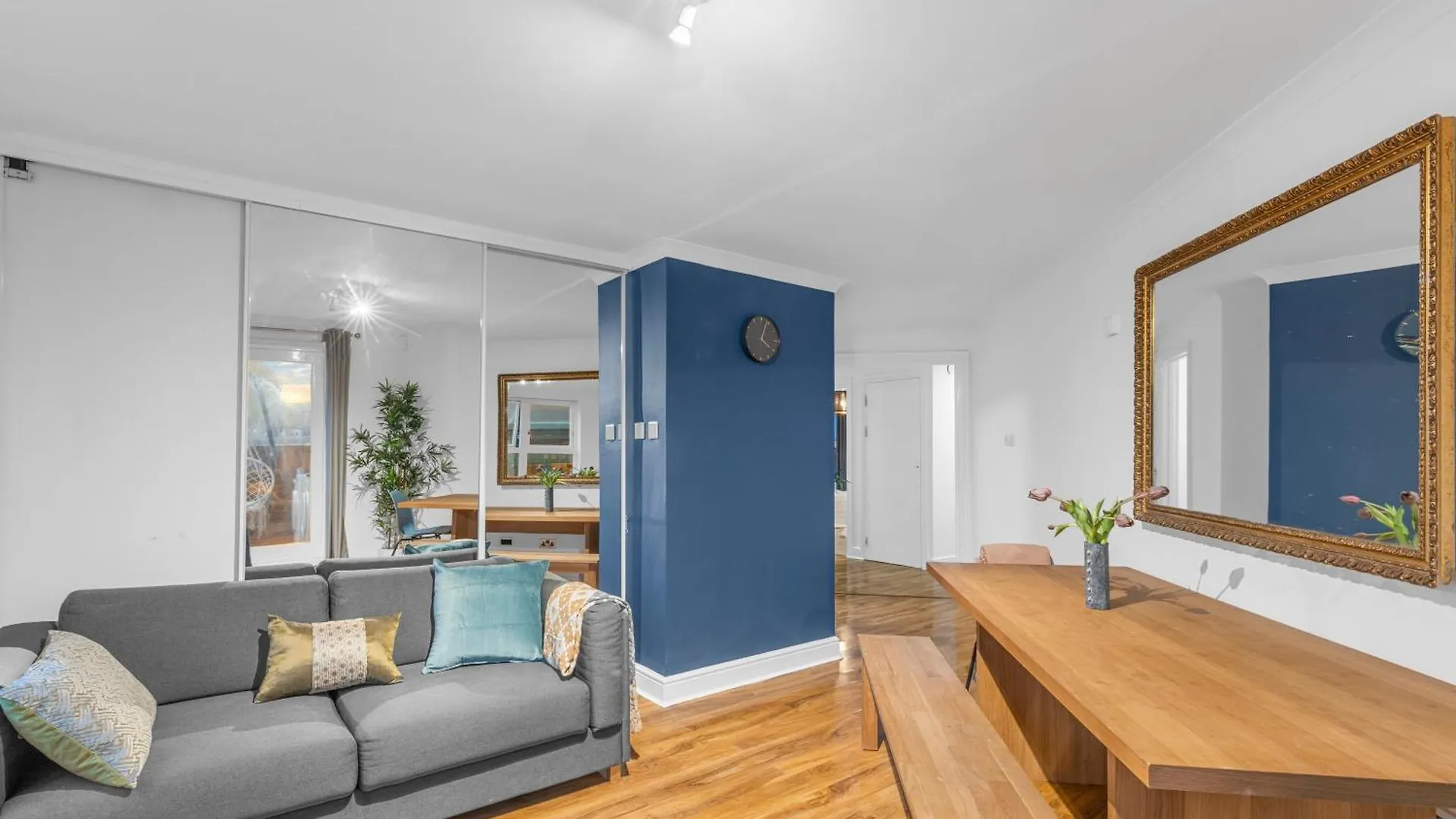 Stylish 3-Bed Smart Tv & Lake Views 5Min To Tube London