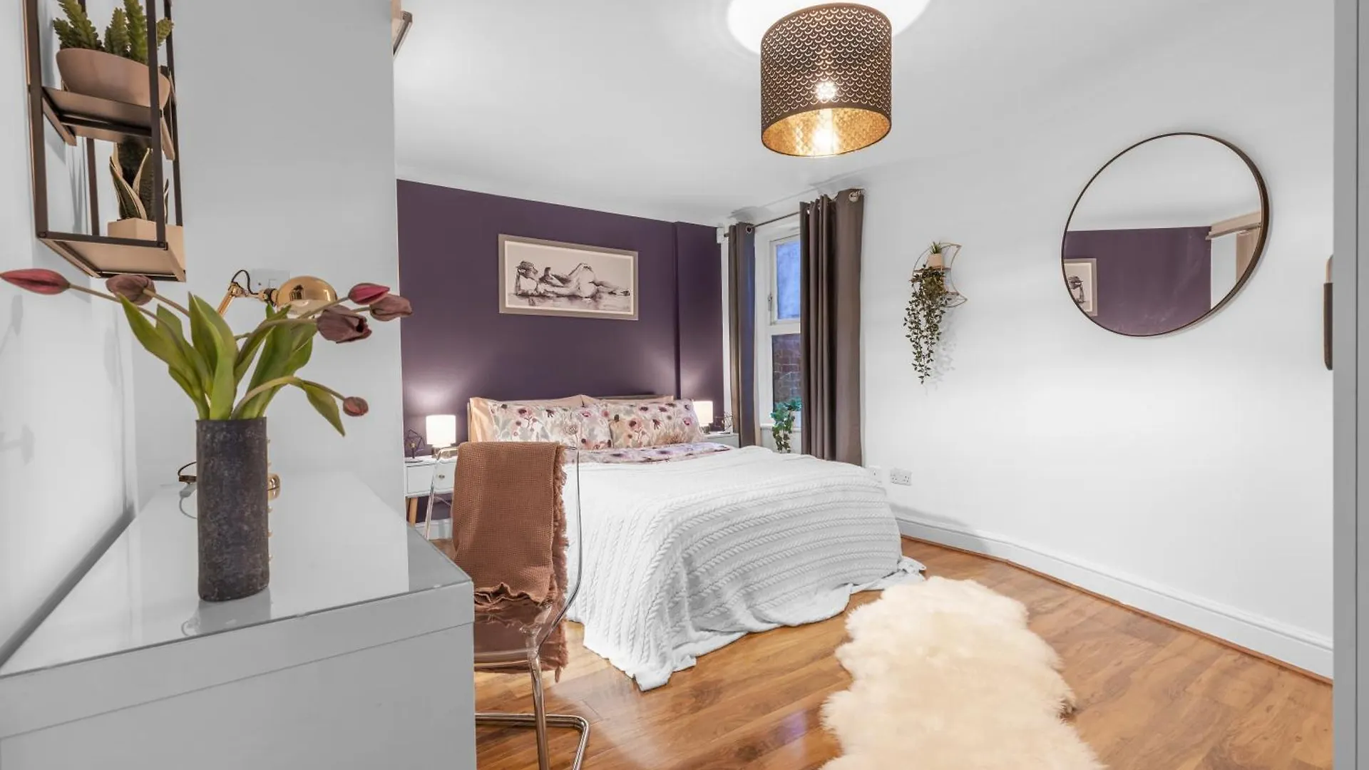 Stylish 3-Bed Smart Tv & Lake Views 5Min To Tube London 0*,